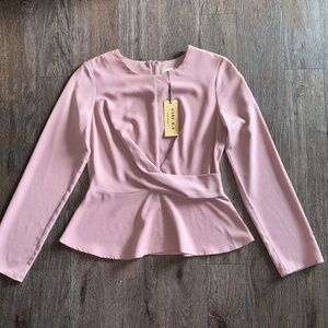 New Gilli medium blush color blouse beautiful